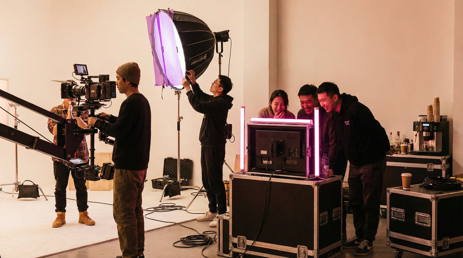 四虎原创微电影制作现场传媒